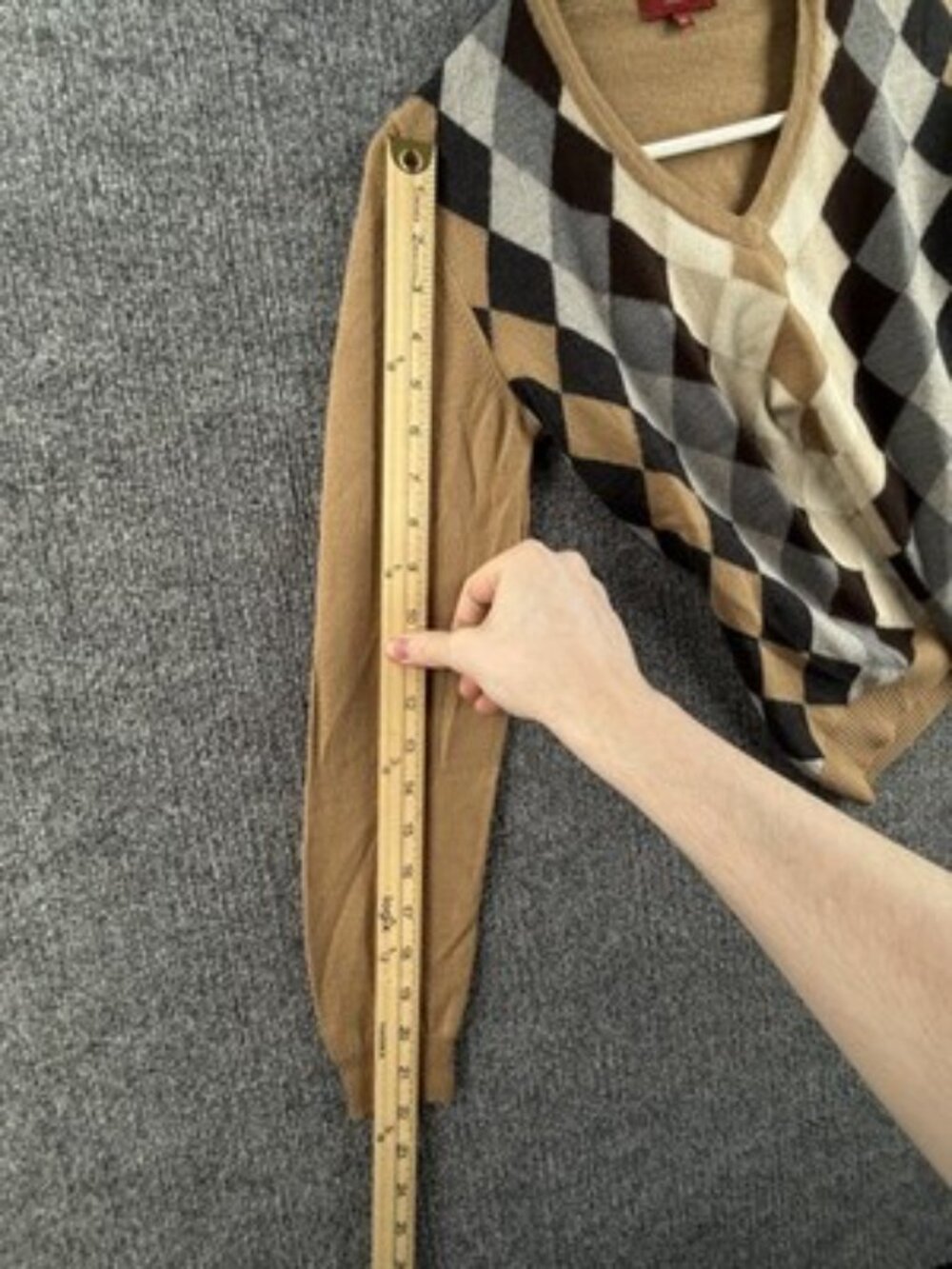 Burberry 42 Wool Logo Pullover V-Neck Long Sleeve Sweater Beige Gray Preppy Knit - Picture 9 of 16